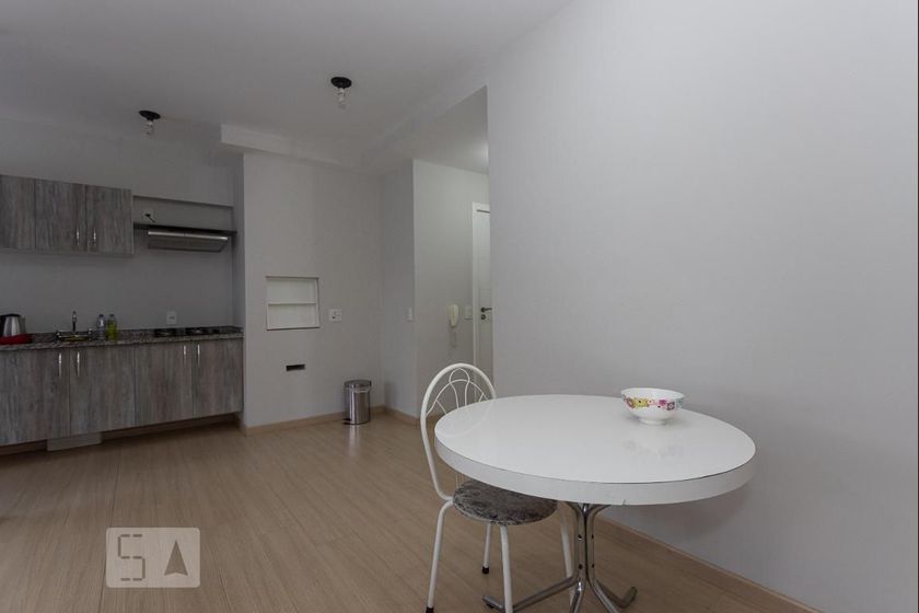Foto 5 de Apartamento com 2 Quartos para alugar, 58m² em Centro Cívico, Curitiba