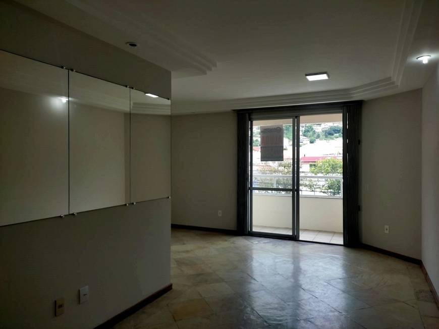 Foto 2 de Apartamento com 3 Quartos para alugar, 109m² em Centro, Florianópolis