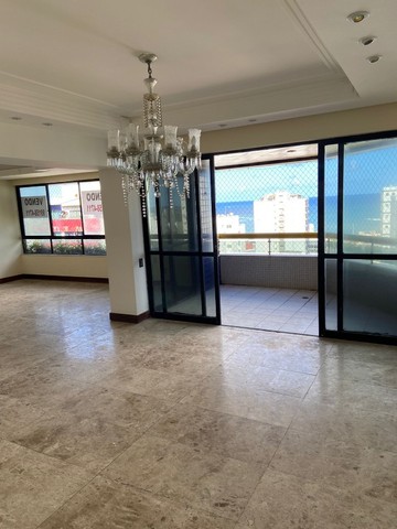 Foto 2 de Apartamento com 4 Quartos à venda, 211m² em Pituba, Salvador