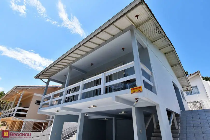 Foto 1 de Casa com 2 Quartos para alugar, 151m² em Agronômica, Florianópolis