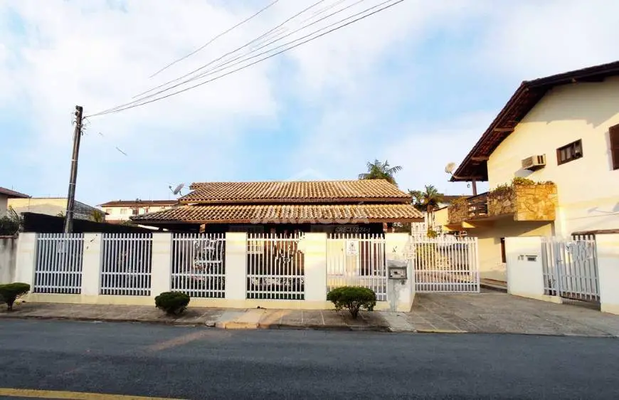 Foto 2 de Casa com 2 Quartos à venda, 80m² em Vila Baependi, Jaraguá do Sul