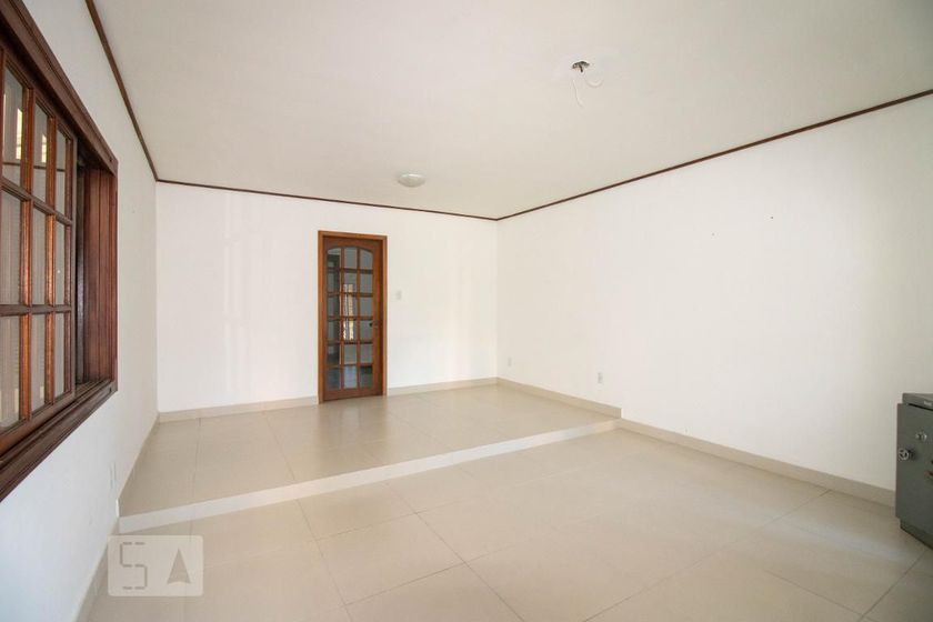 Foto 1 de Casa com 3 Quartos para alugar, 420m² em Passo D areia, Porto Alegre