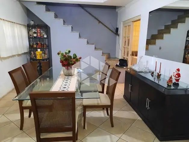 Foto 4 de Casa com 3 Quartos à venda, 325m² em Santa Fé, Porto Alegre