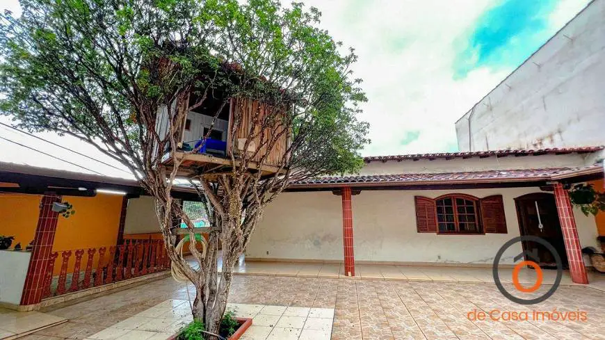 Foto 1 de Casa com 4 Quartos à venda, 422m² em Bom Jesus, Belo Horizonte