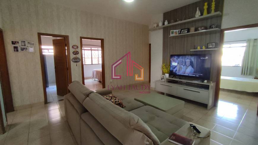 Foto 1 de Casa com 4 Quartos para venda ou aluguel, 279m² em Centro Norte, Cuiabá