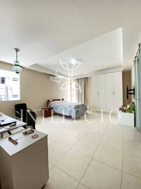 Foto 4 de Casa de Condomínio com 6 Quartos à venda, 468m² em Candelária, Natal