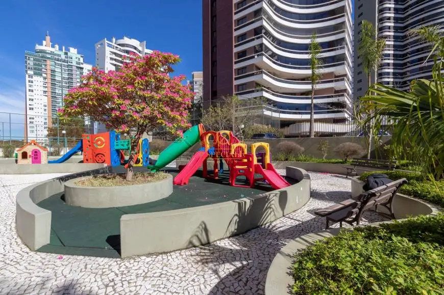 Foto 1 de Apartamento com 3 Quartos para alugar, 143m² em Mossunguê, Curitiba