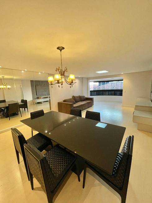 Foto 2 de Apartamento com 3 Quartos à venda, 158m² em Ponta Verde, Maceió