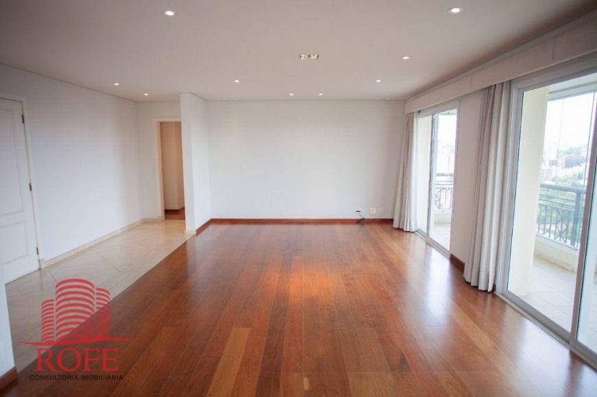 Foto 3 de Apartamento com 4 Quartos para alugar, 220m² em Granja Julieta, São Paulo