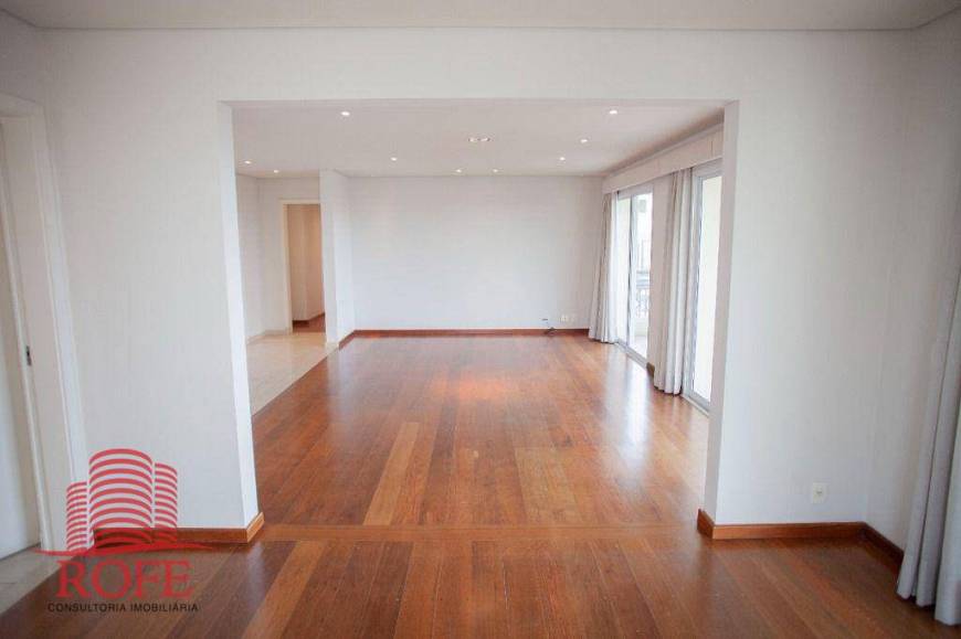 Foto 4 de Apartamento com 4 Quartos para alugar, 220m² em Granja Julieta, São Paulo