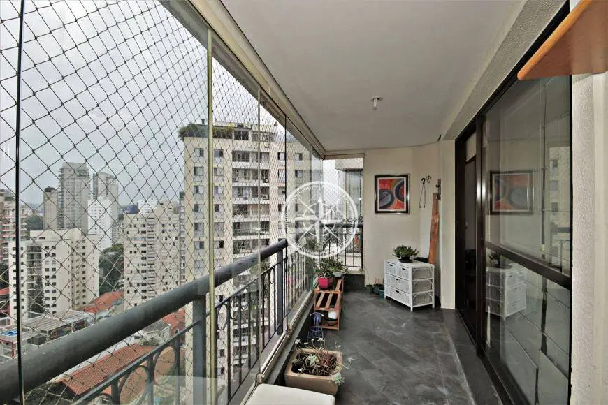 Foto 1 de Apartamento com 4 Quartos à venda, 132m² em Ibirapuera, São Paulo