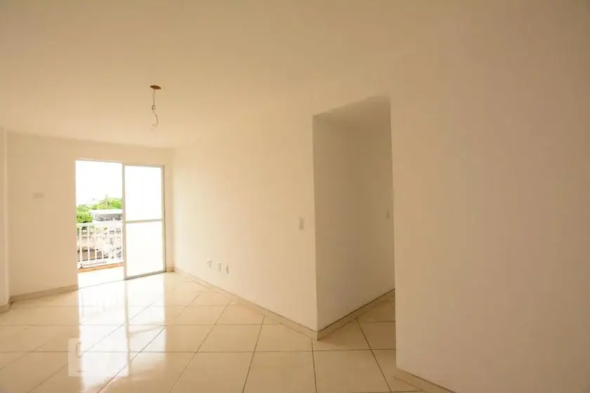 Foto 2 de Casa com 2 Quartos para alugar, 62m² em Irajá, Rio de Janeiro