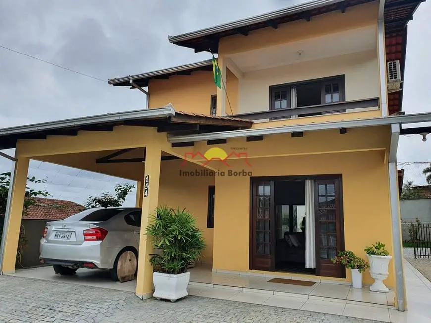 Foto 1 de Casa com 3 Quartos à venda, 200m² em Jarivatuba, Joinville