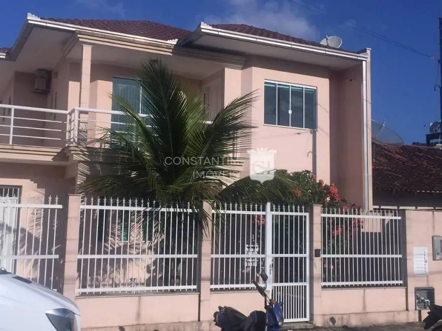 Foto 1 de Casa com 5 Quartos à venda, 250m² em Meia Praia, Itapema