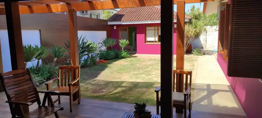 Foto 3 de Casa de Condomínio com 5 Quartos à venda, 325m² em Cerrito, Santa Maria