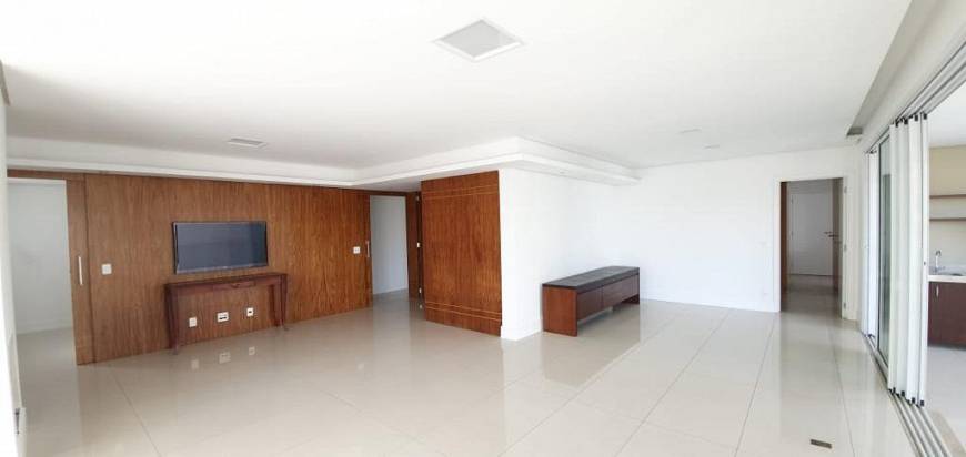 Foto 3 de Apartamento com 3 Quartos para alugar, 234m² em Campo Belo, São Paulo