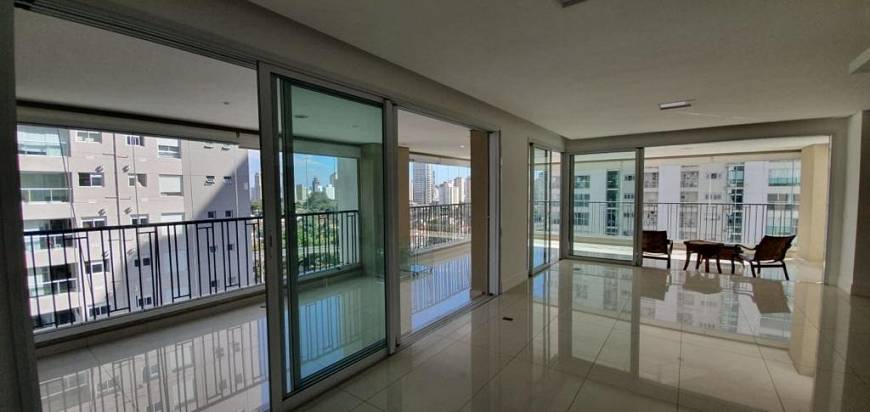 Foto 4 de Apartamento com 3 Quartos para alugar, 234m² em Campo Belo, São Paulo