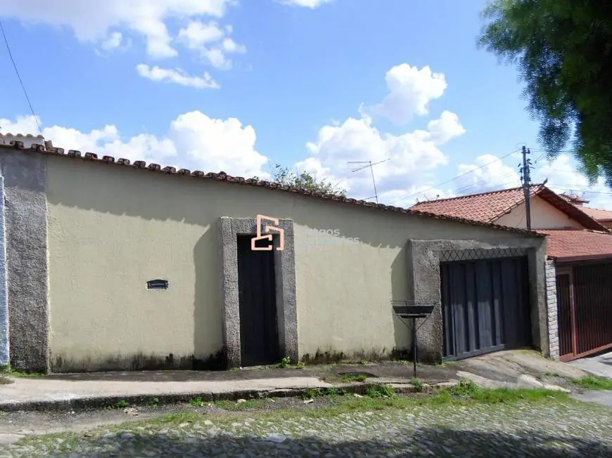 Foto 1 de Casa com 3 Quartos para alugar, 150m² em Alípio de Melo, Belo Horizonte