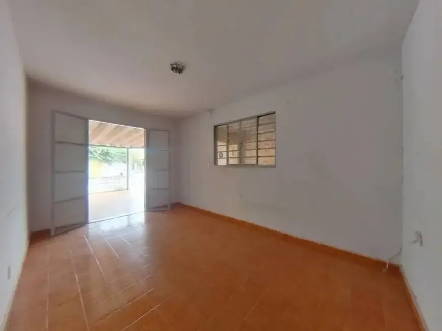 Foto 1 de Casa com 3 Quartos para alugar, 90m² em Cidade Jardim, Goiânia