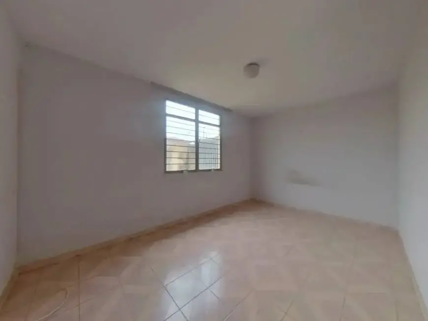 Foto 5 de Casa com 3 Quartos para alugar, 90m² em Cidade Jardim, Goiânia