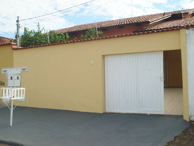 Foto 1 de Casa com 3 Quartos para alugar, 150m² em Vila Brasília, Aparecida de Goiânia