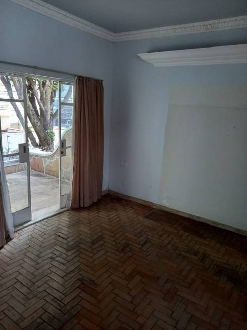 Foto 1 de Casa com 4 Quartos à venda, 179m² em Santo Antônio, Belo Horizonte