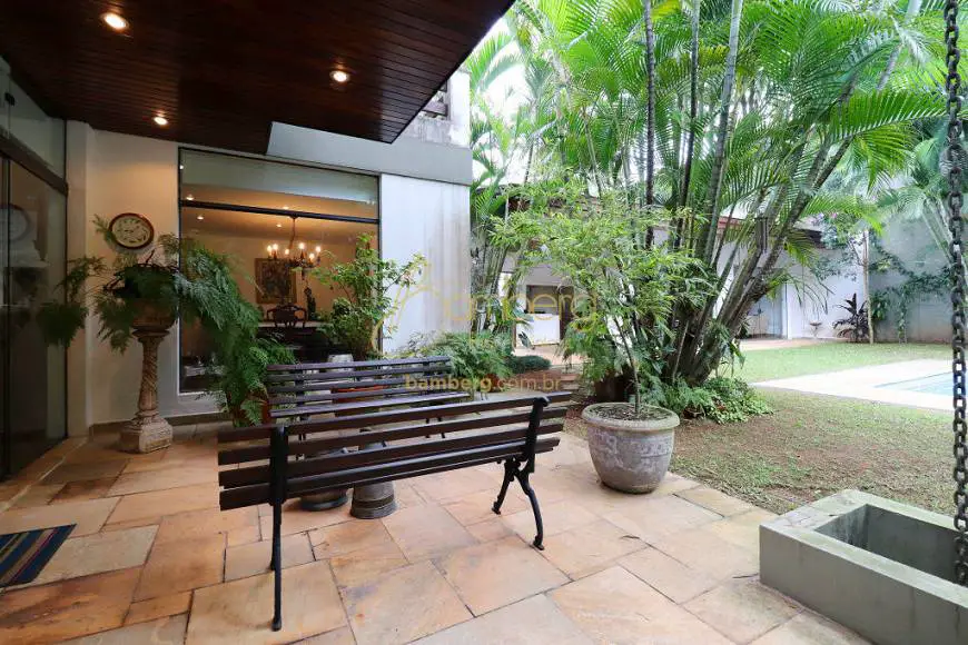 Foto 1 de Sobrado com 4 Quartos à venda, 551m² em Jardim dos Estados, São Paulo