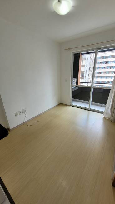 Foto 3 de Apartamento com 1 Quarto para alugar, 39m² em Centro, Curitiba