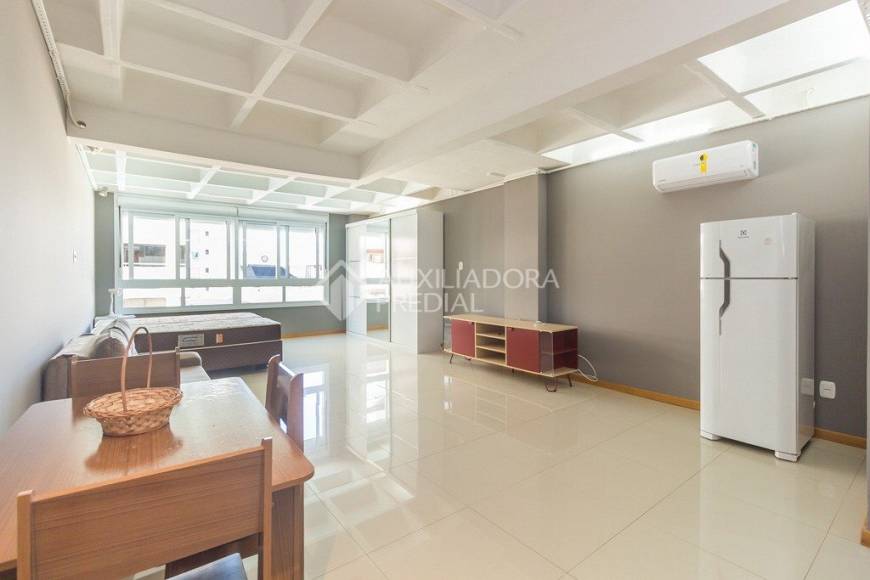 Foto 1 de Apartamento com 1 Quarto para alugar, 32m² em Menino Deus, Porto Alegre