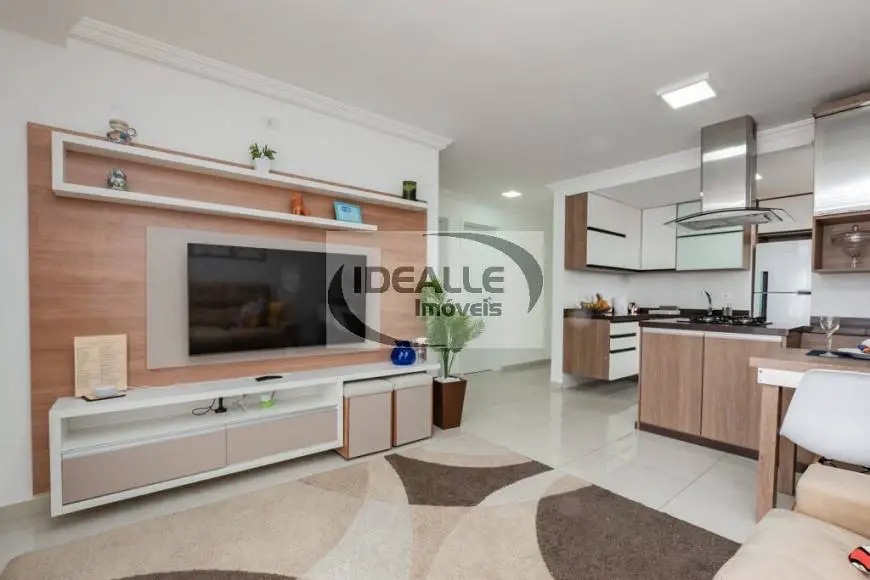 Foto 1 de Apartamento com 2 Quartos à venda, 61m² em Santa Felicidade, Curitiba