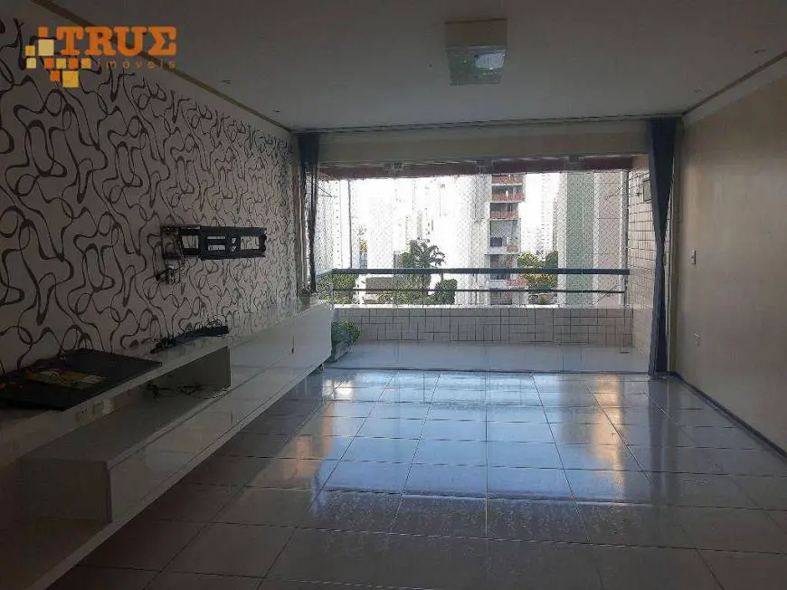 Foto 1 de Apartamento com 3 Quartos para alugar, 165m² em Casa Forte, Recife
