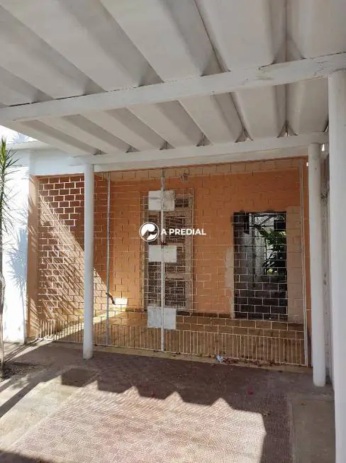 Foto 4 de Casa com 2 Quartos para alugar, 85m² em Amadeu Furtado, Fortaleza