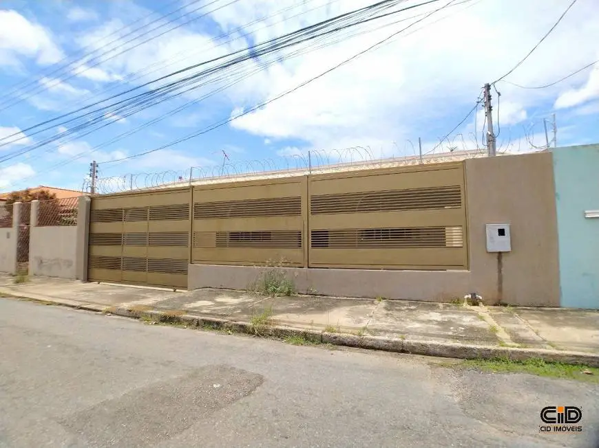 Foto 1 de Casa com 2 Quartos para alugar, 160m² em Morada do Ouro, Cuiabá