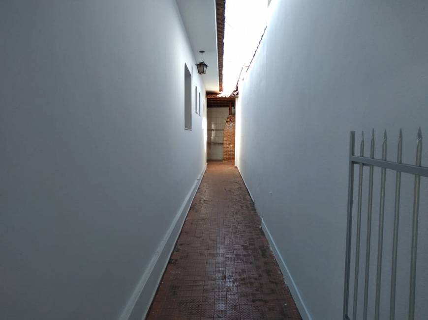 Foto 3 de Casa com 3 Quartos para alugar, 140m² em Setor Central, Goiânia