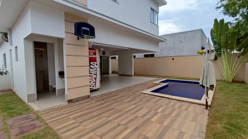 Foto 5 de Casa de Condomínio com 4 Quartos para alugar, 314m² em Jardim Itália, Cuiabá