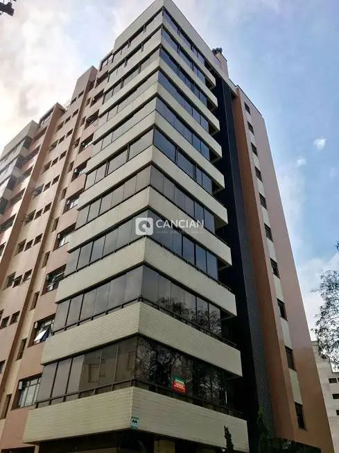 Foto 1 de Apartamento com 3 Quartos à venda, 183m² em Centro, Santa Maria