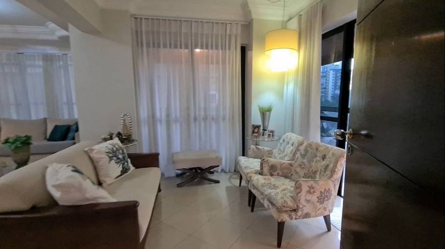 Foto 3 de Apartamento com 4 Quartos à venda, 182m² em Setor Bueno, Goiânia