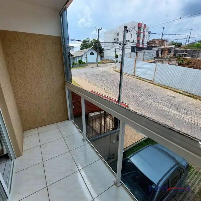 Foto 4 de Casa com 2 Quartos à venda, 75m² em Cidade Nova, Caxias do Sul