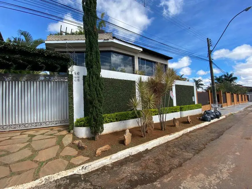 Foto 1 de Sobrado com 4 Quartos à venda, 420m² em Taguatinga Sul, Brasília