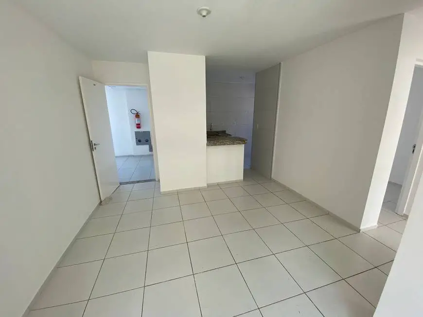 Foto 3 de Apartamento com 3 Quartos para alugar, 66m² em Centro, Eusébio