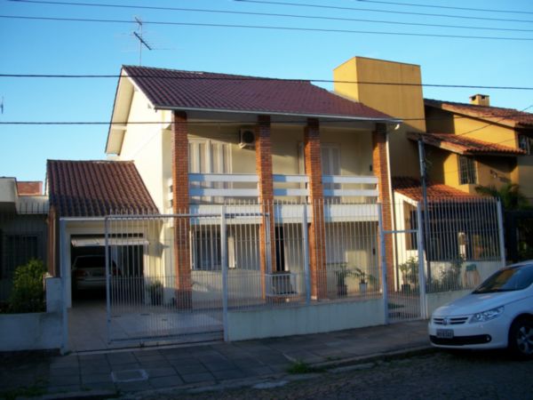 Foto 1 de Casa com 3 Quartos à venda, 185m² em Santa Maria Goretti, Porto Alegre