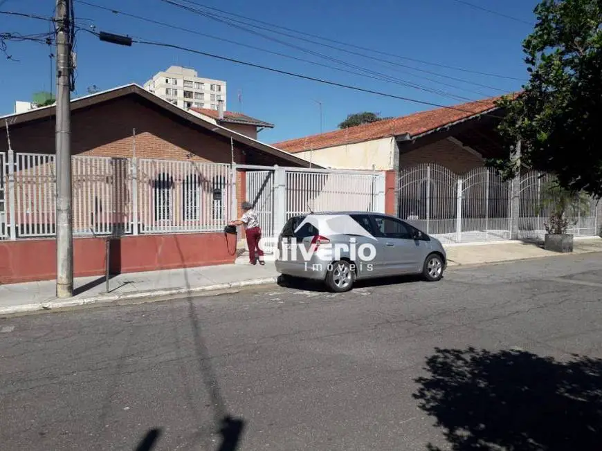 Foto 1 de Casa com 4 Quartos para alugar, 200m² em Monte Castelo, São José dos Campos