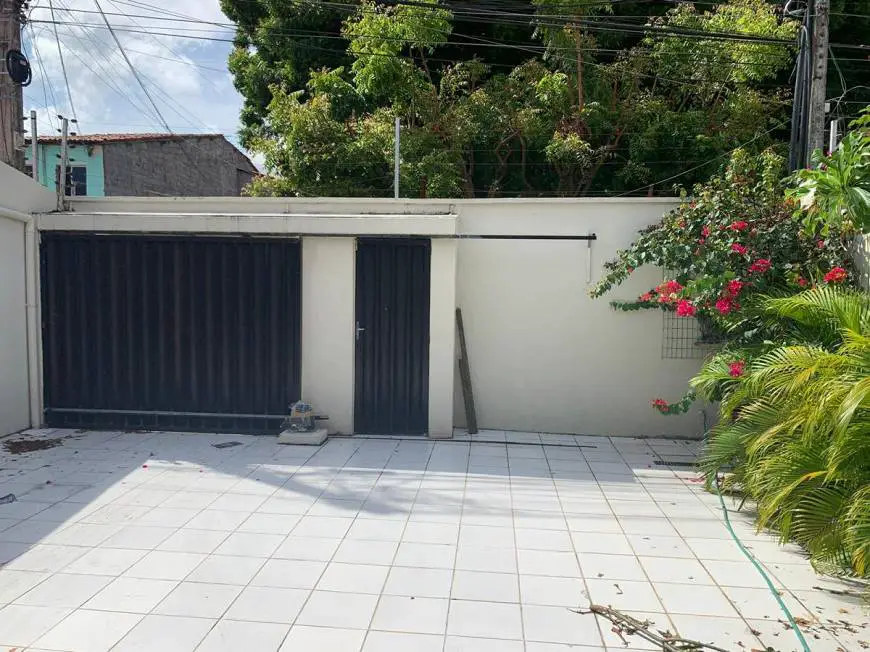 Foto 1 de Casa com 5 Quartos à venda, 300m² em Edson Queiroz, Fortaleza