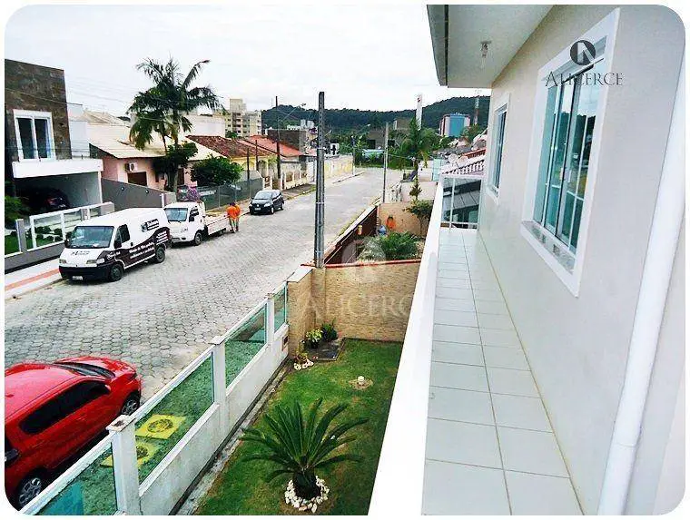 Foto 1 de Casa com 6 Quartos à venda, 263m² em Rio Caveiras, Biguaçu