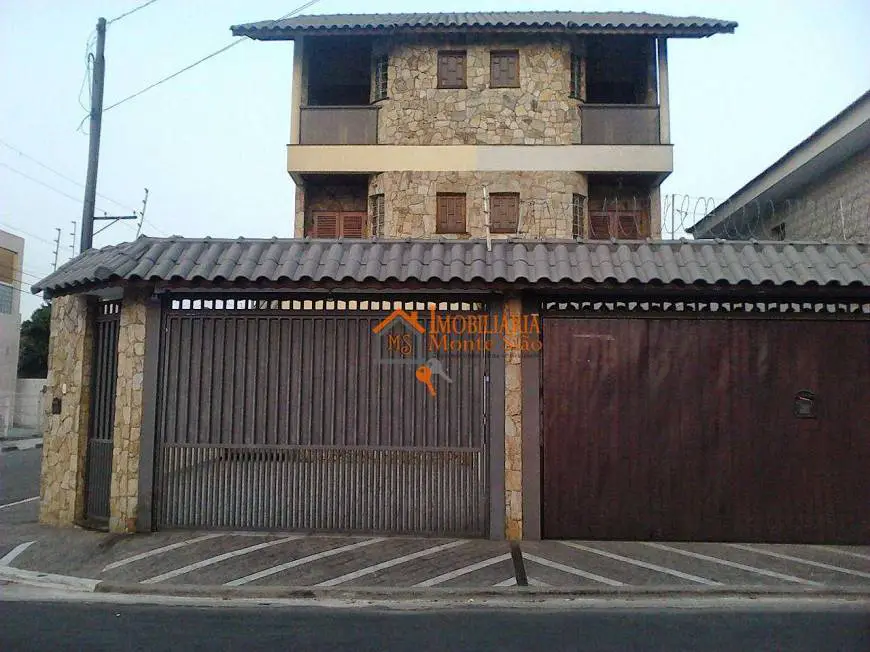 Foto 1 de Sobrado com 3 Quartos para venda ou aluguel, 153m² em Vila Galvão, Guarulhos