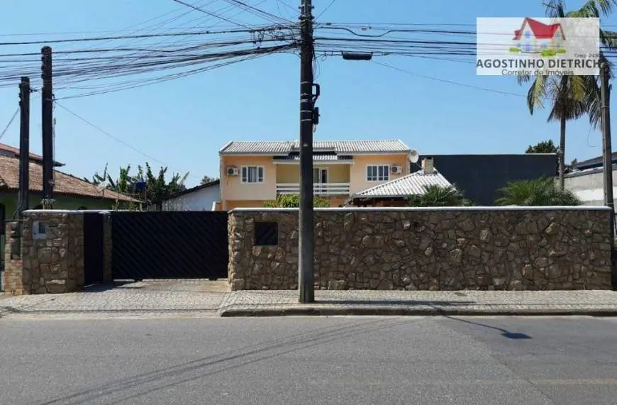 Foto 1 de Sobrado com 4 Quartos à venda, 197m² em Aventureiro, Joinville