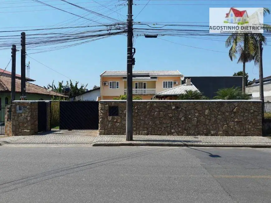Foto 2 de Sobrado com 4 Quartos à venda, 197m² em Aventureiro, Joinville