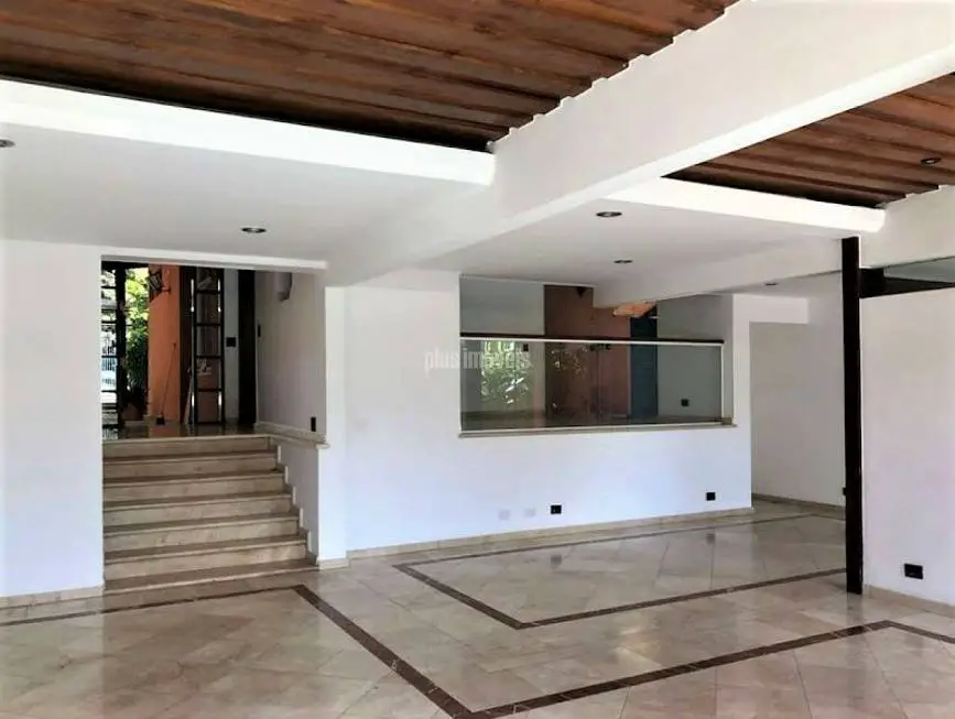 Foto 3 de Sobrado com 4 Quartos à venda, 278m² em Vila Pirajussara, São Paulo