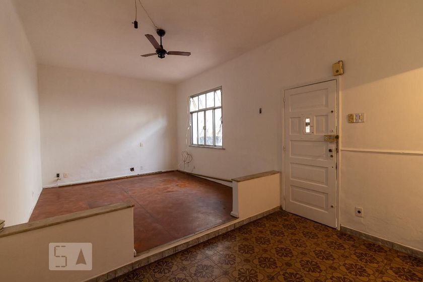 Foto 3 de Casa com 2 Quartos para alugar, 120m² em Madureira, Rio de Janeiro