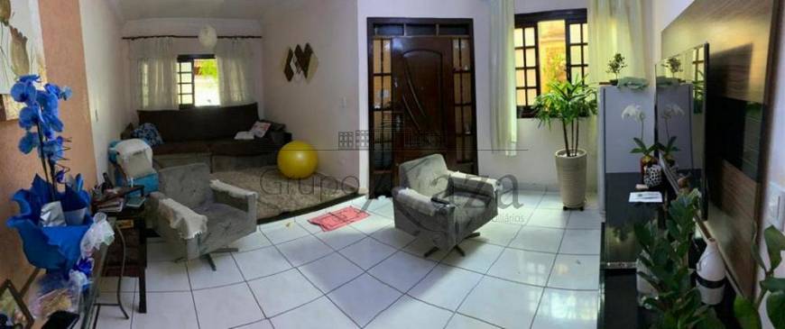Foto 1 de Sobrado com 4 Quartos à venda, 180m² em Loteamento Residencial Vista Linda 	, São José dos Campos